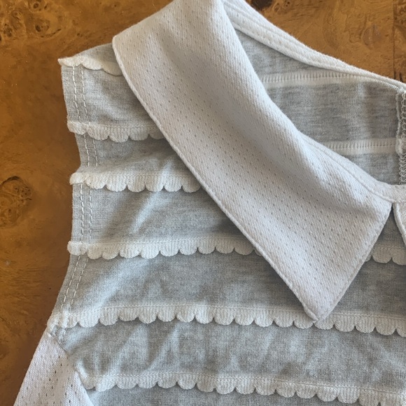 BCBG Grey Striped Collared Sleeveless Crop Top Size Medium - Picture 3 of 7